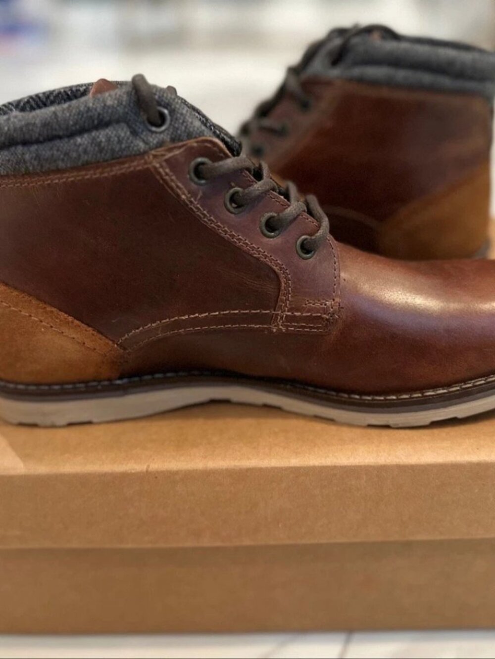 Crevo Geoff Chukka Boots Chestnut Leather Men's 9 New with Tags